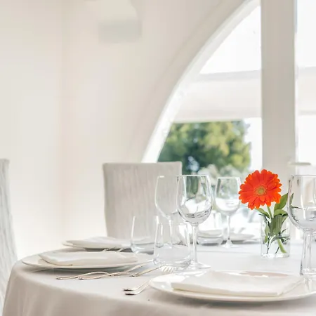 Отель Vignola 3*