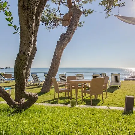 Отель Vignola 3*